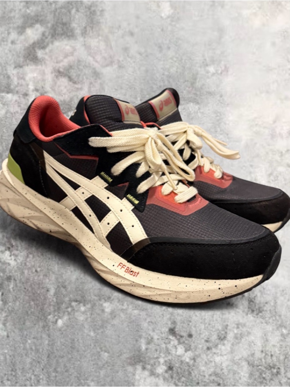 ASICS Novablast 2 SPS “Black Olive Canvas Running Sneakers